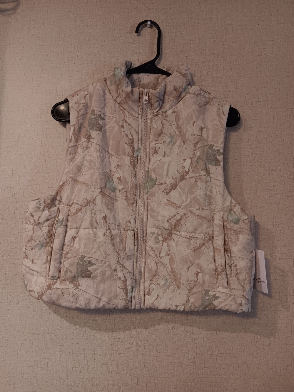 love, Fire Beige & Light Green Quilted Puffer Vest Camo Sz M